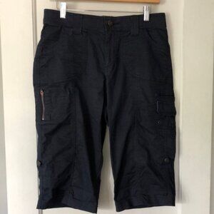 Lee women’s‎ navy, Capri cargo pants. Size 6 petite. Adjustable. EUC